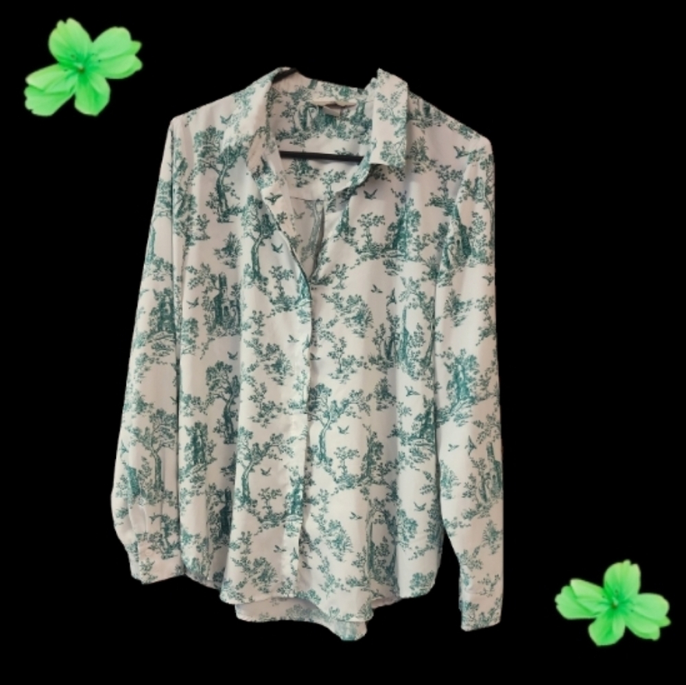 H&M - WOMEN'S LONG SLEEVE BLOUSE - WHITE WITH GREEN TOILE PRINT - SIZE 10